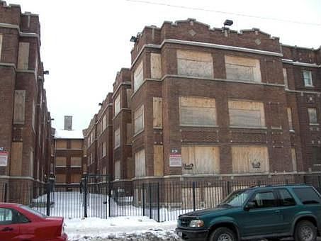 1st image of 6240 S King Dr APT 1C