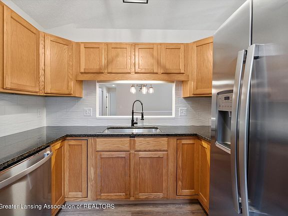 5th image of 7513 Golf Gate Dr #8
