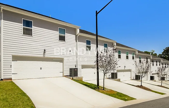 331 Bascomb Cres — Photo 22