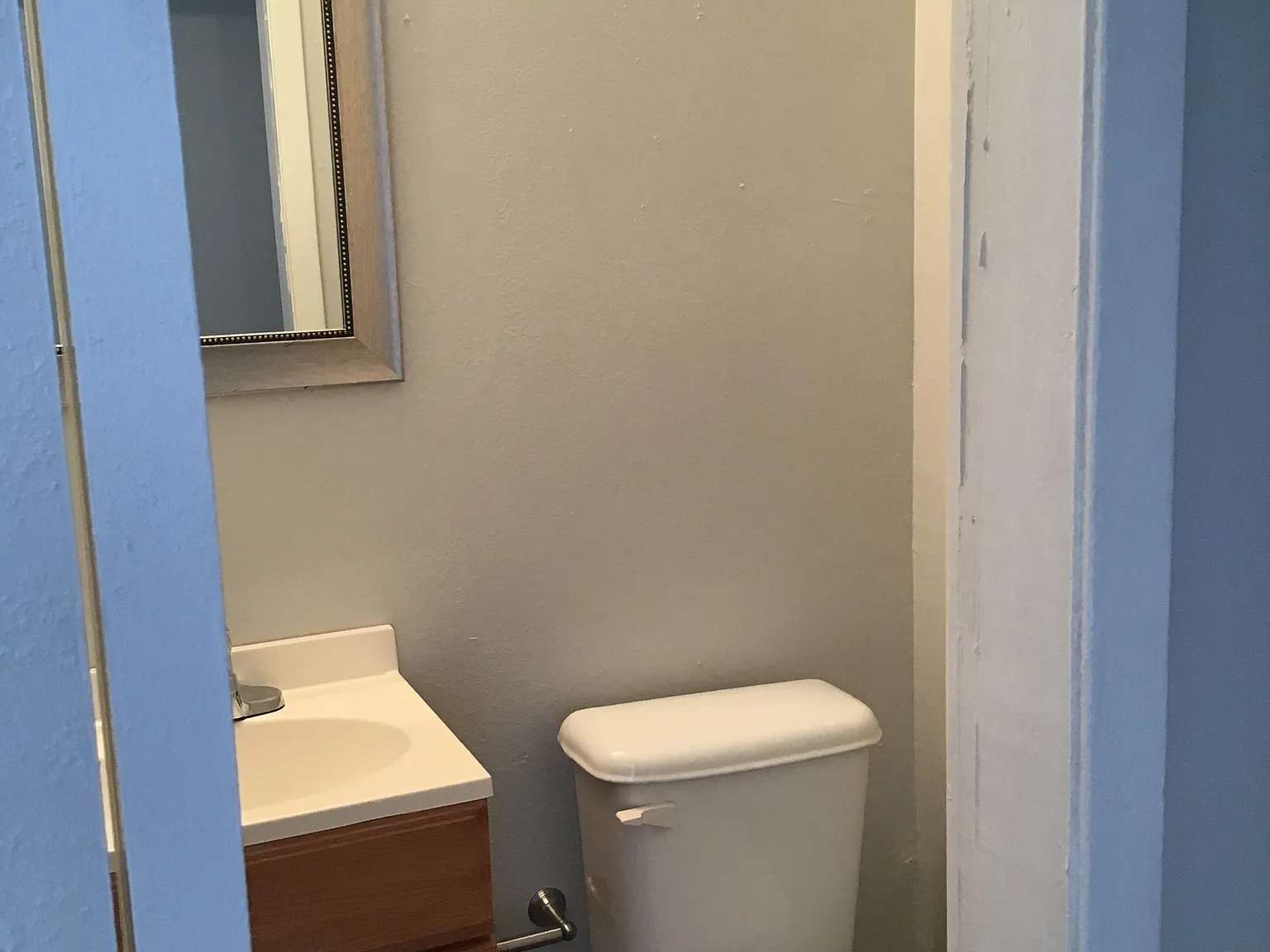 2 bed, 1.5 bath, 872 sqft, $1,050 — Photo 1
