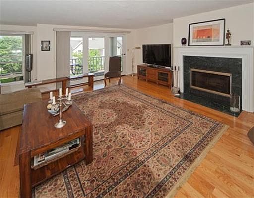 2nd image of 43 Whaler Ln