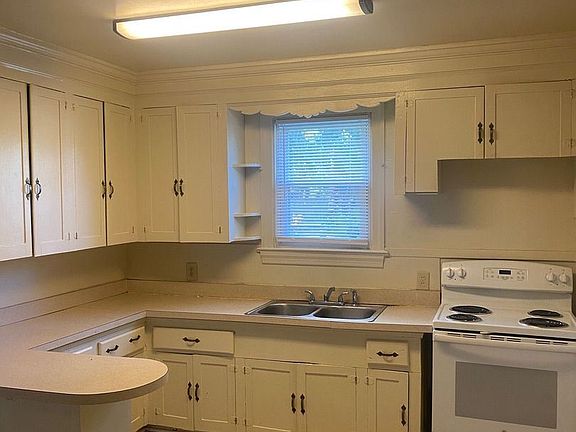 2nd image of 601 Wingfield Ave
