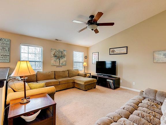 4th image of 8032 Twin River Dr
