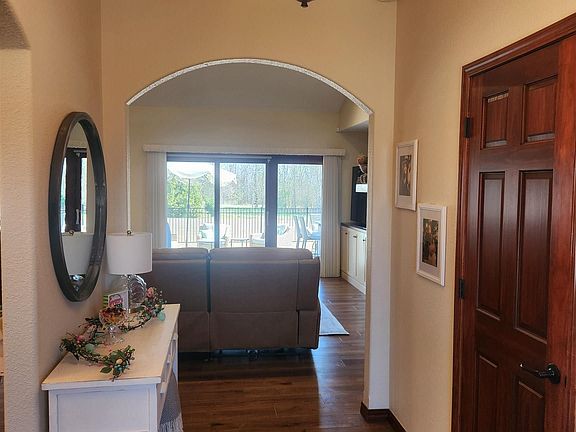 2nd image of 44 Riviera Ct