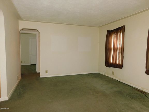 4th image of 146 N La Vista Blvd