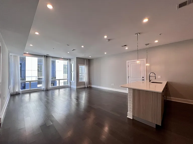 340 Adams St NE #302 — Photo 17