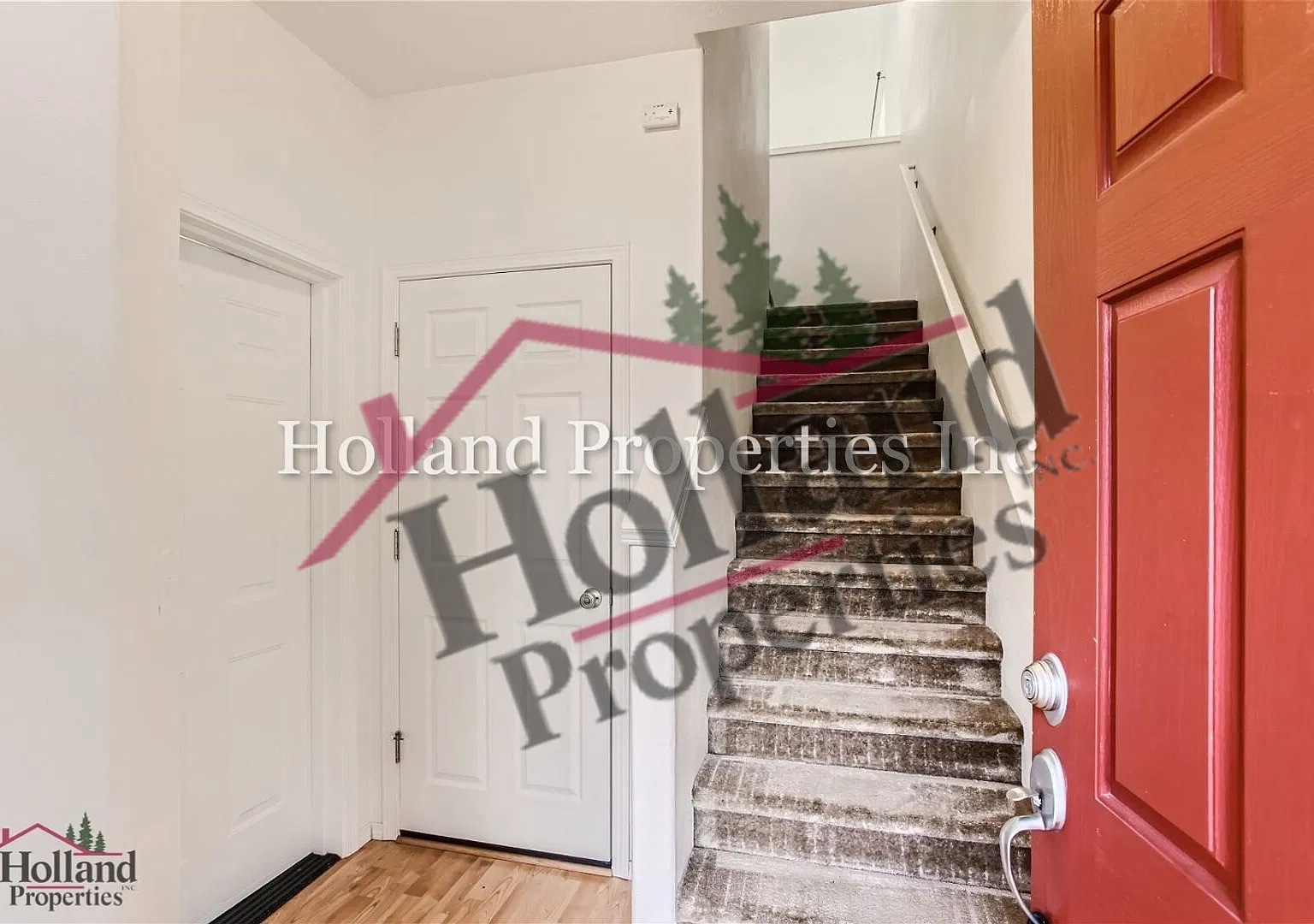 Wonderful 3-Level Hillsboro Townhouse! Special $500 credit on your first month's rent! — Photo 4