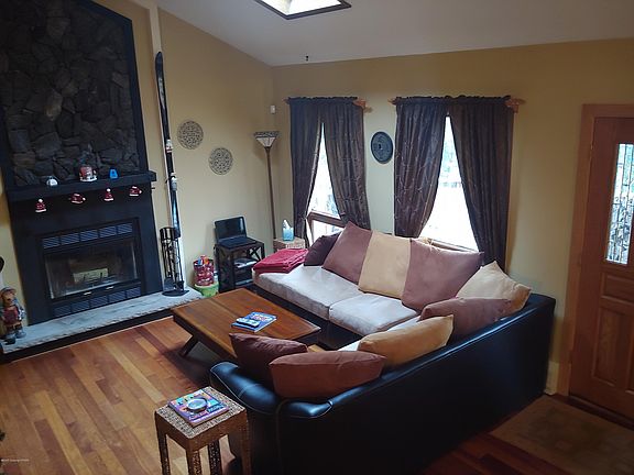 5th image of 190 Cobble Creek Dr