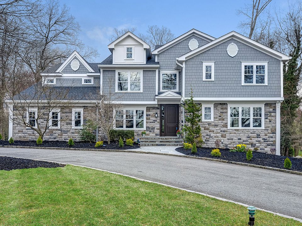 1st image of 5 Stratford Dr