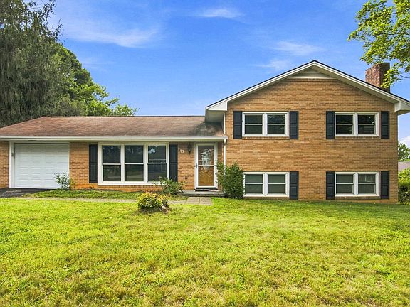 4th image of 325 Cheverly Rd