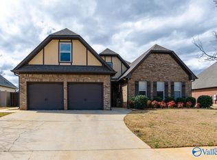 114 Windridge Way SW, Huntsville, AL 35824