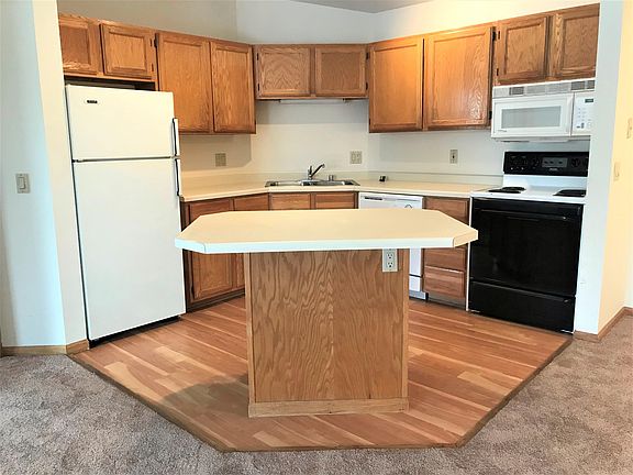 Eat-in Counter, Dishwasher, Micro