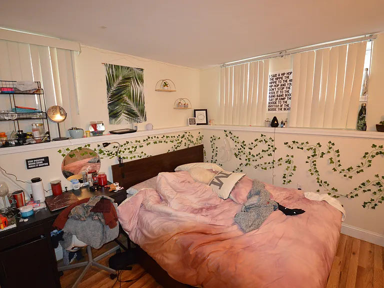 94 Pleasant St #11 — Photo 11