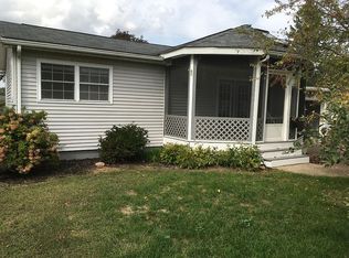 806 6th St, Camanche, IA 52730