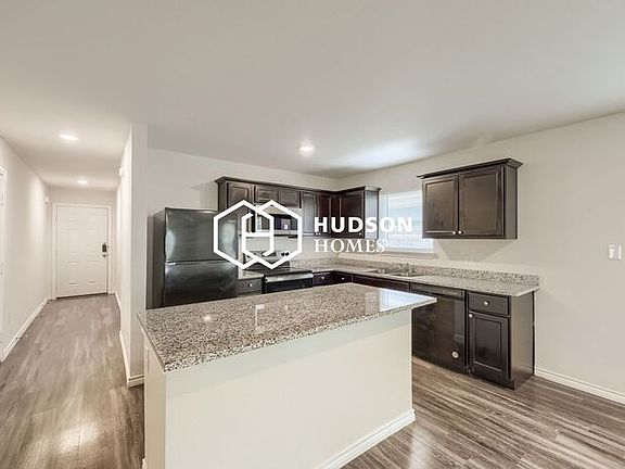 5th image of 7918 Vineyard Dr