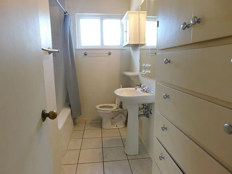 941 Walnut Ave — Photo 10