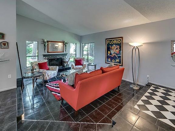 5th image of 4695 Oak Hollow Dr
