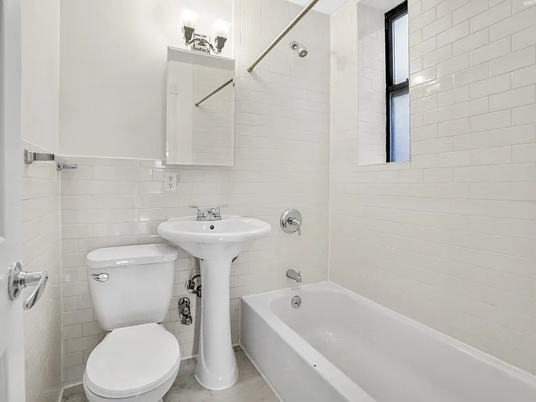 340 E 81st St #2D — Photo 4