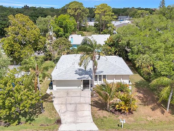 3rd image of 270 Dragon Rd