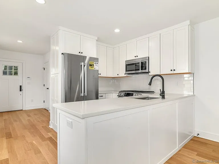 54 Main St — Photo 9