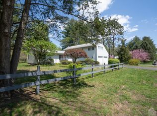 1 Catskill View Dr, Kinderhook, NY 12106