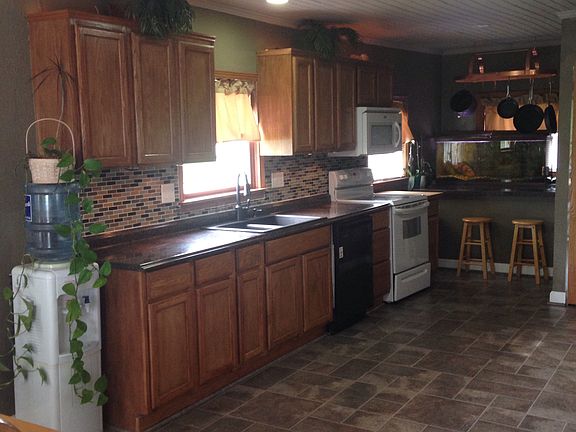 Large updated kitchen 