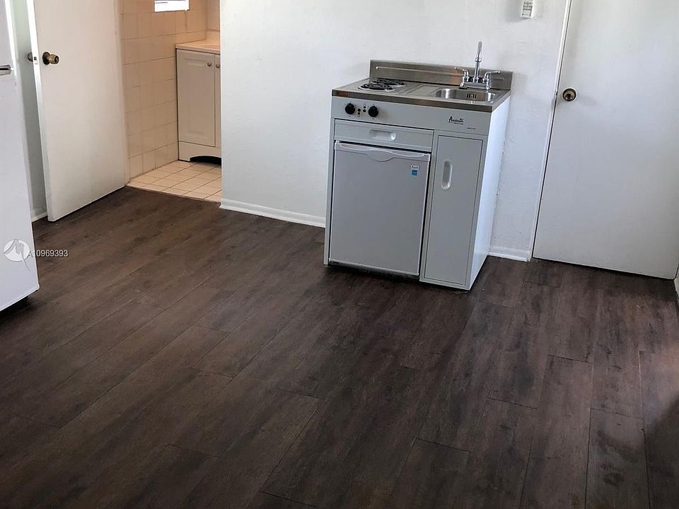 1st image of 2018 Washington St #1
