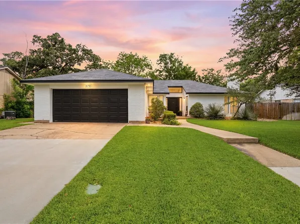 3710 Valley Oaks Dr, Bryan, TX 77802