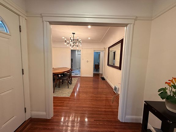 5th image of 741 Hanover St