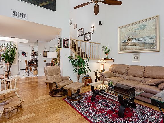 5th image of 1088 Rocton Dr