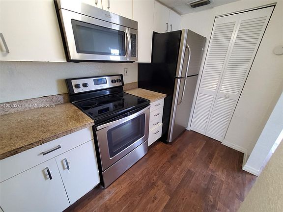 3rd image of 300 NW 84th Ter #300