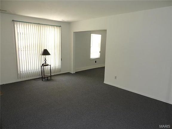 3rd image of 9469 Napoleon Blvd