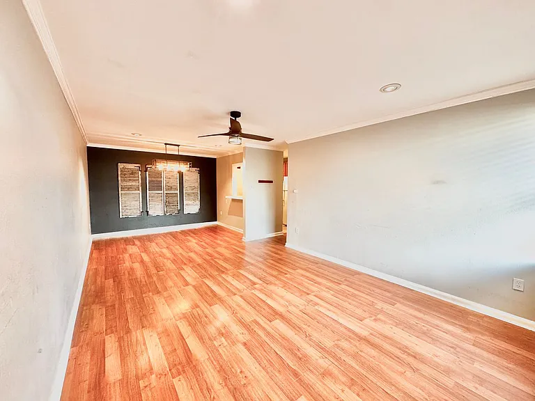 3101 Highland Rd #110 — Photo 1