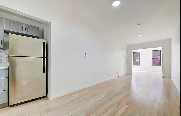 Rented by Capri Jet Realty Corp | media 35