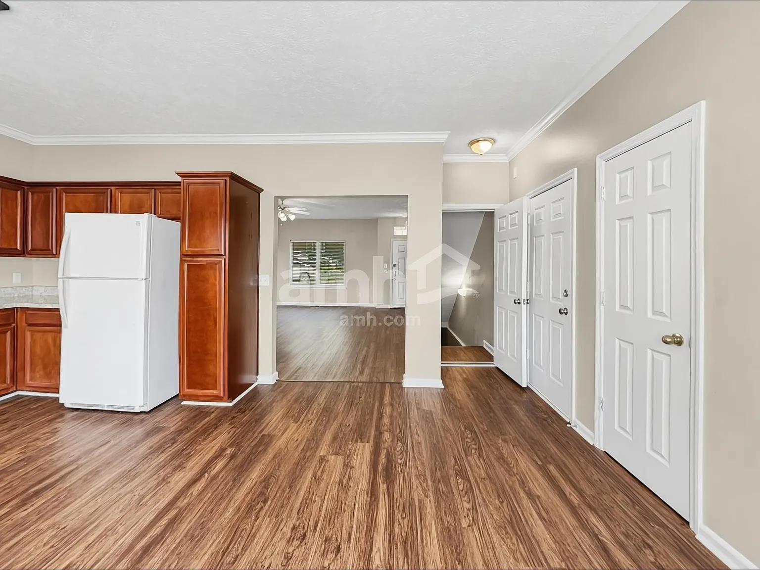 3 bed, 3.5 bath, 2932 sqft, $2,895 — Photo 4
