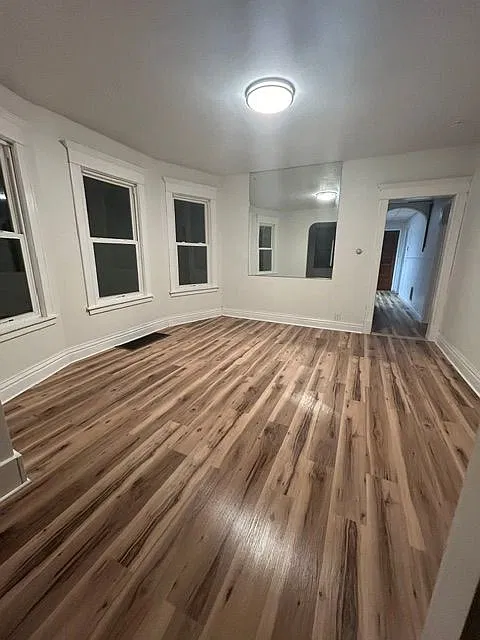 3 bed, 1.0 bath, 1412 sqft, $1,350 — Photo 3