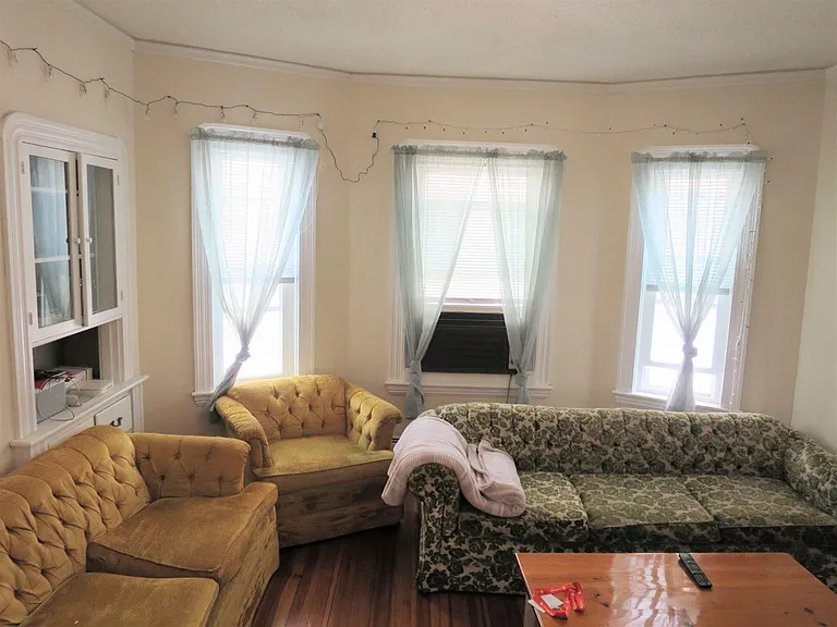 33 Crocker St #2 — Photo 3