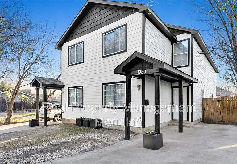 1920 Saint Louis Ave — Photo 1