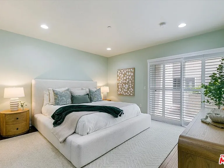 11115 Acama St #107 — Photo 30
