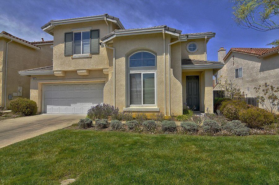 1st image of 36 Amaryllis Ct