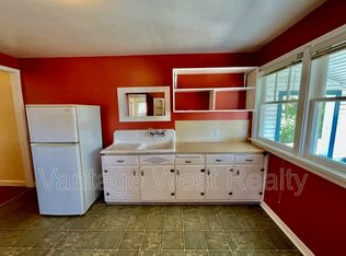 961B Lawson Ave, Kelowna, BC V1Y 6S8
