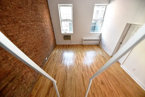 Rented by Buchbinder & Warren | media 6