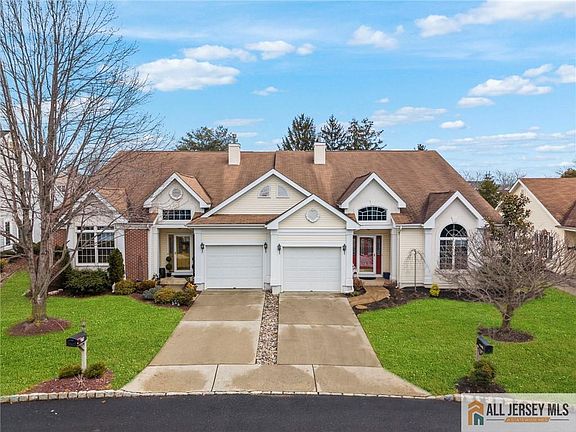 2nd image of 27 Chandler Ct