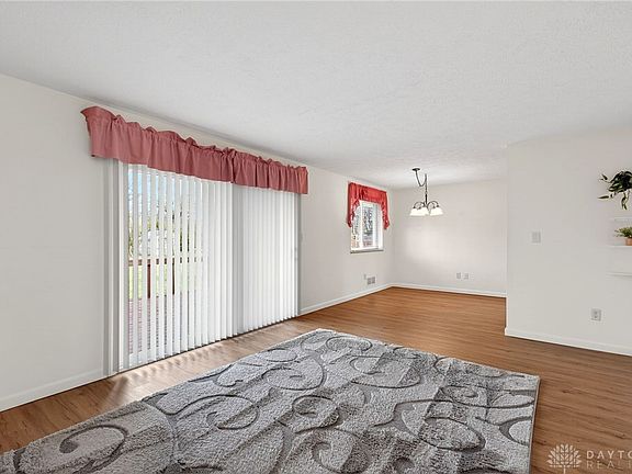 4th image of 831 Princewood Ave