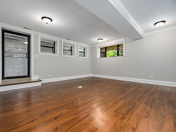 2nd image of 1442 W Cullom Ave #G
