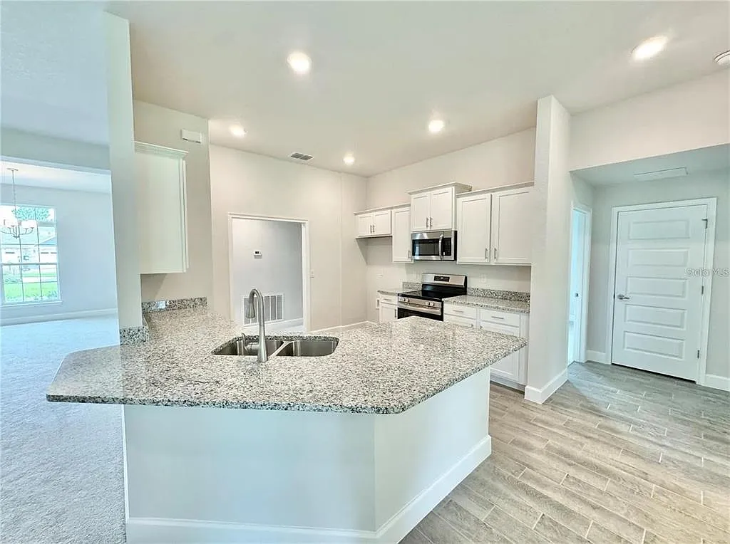4 bed, 3.0 bath, 2508 sqft, $2,500 — Photo 3