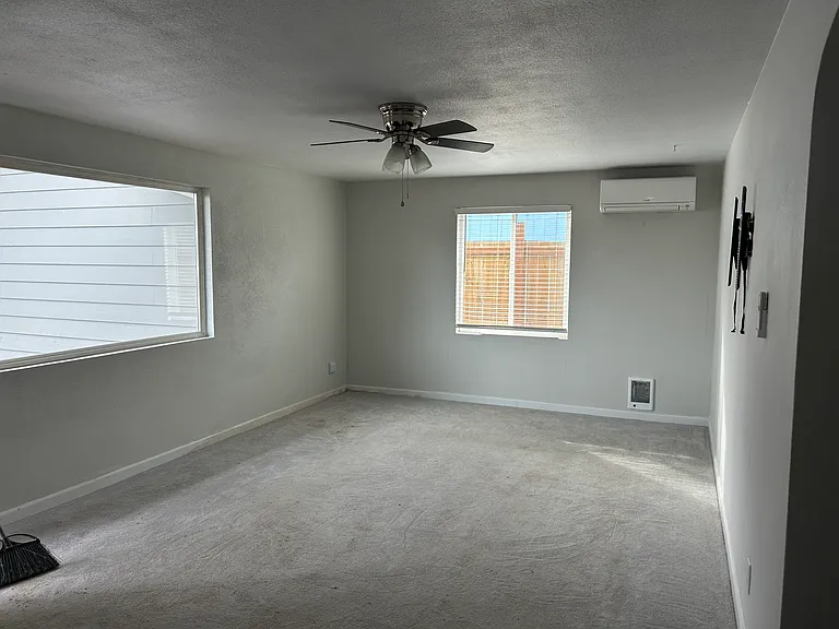 1317 SW Queen Ave — Photo 11