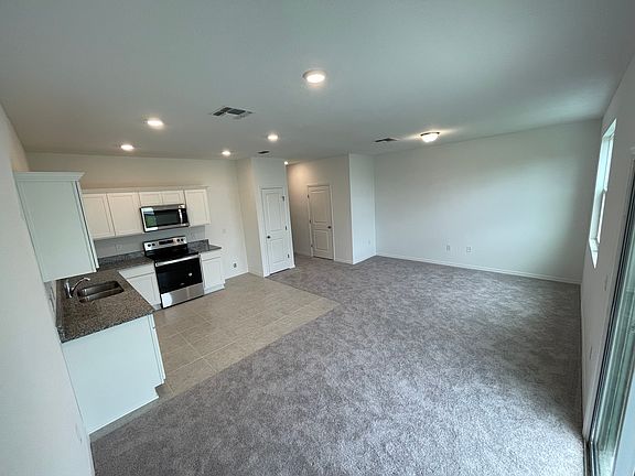 5th image of 1121 Merrill St