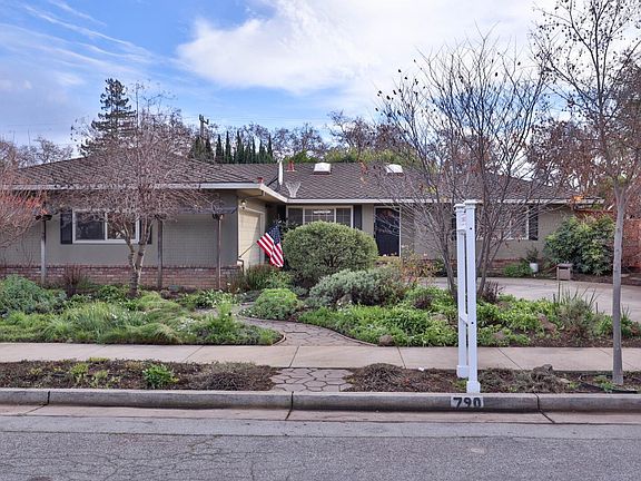 3rd image of 790 Eschenburg Dr