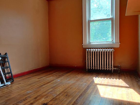 5th image of 824 College Point Blvd #2